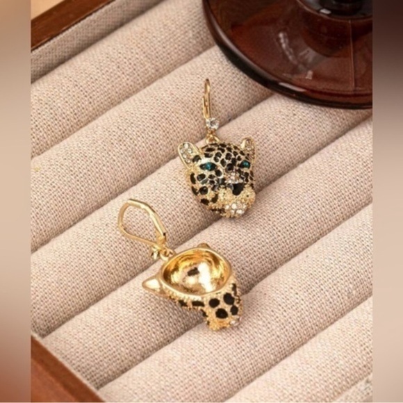 ✨NEW Elegant Gold and Black Panther Earrings - Picture 2 of 3